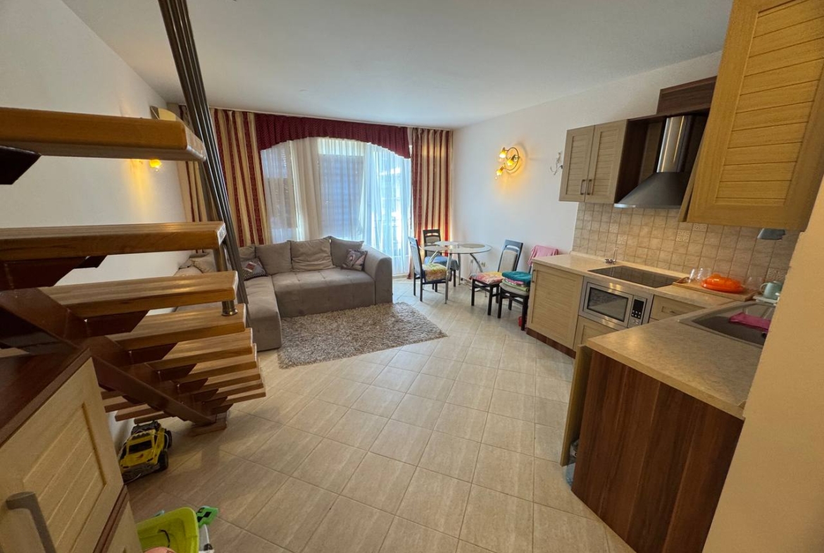 Мезонет 2 уровня, 1 спальня, двухкомнатная квартира в комплексе Amber Beach, Солнечный Берег
