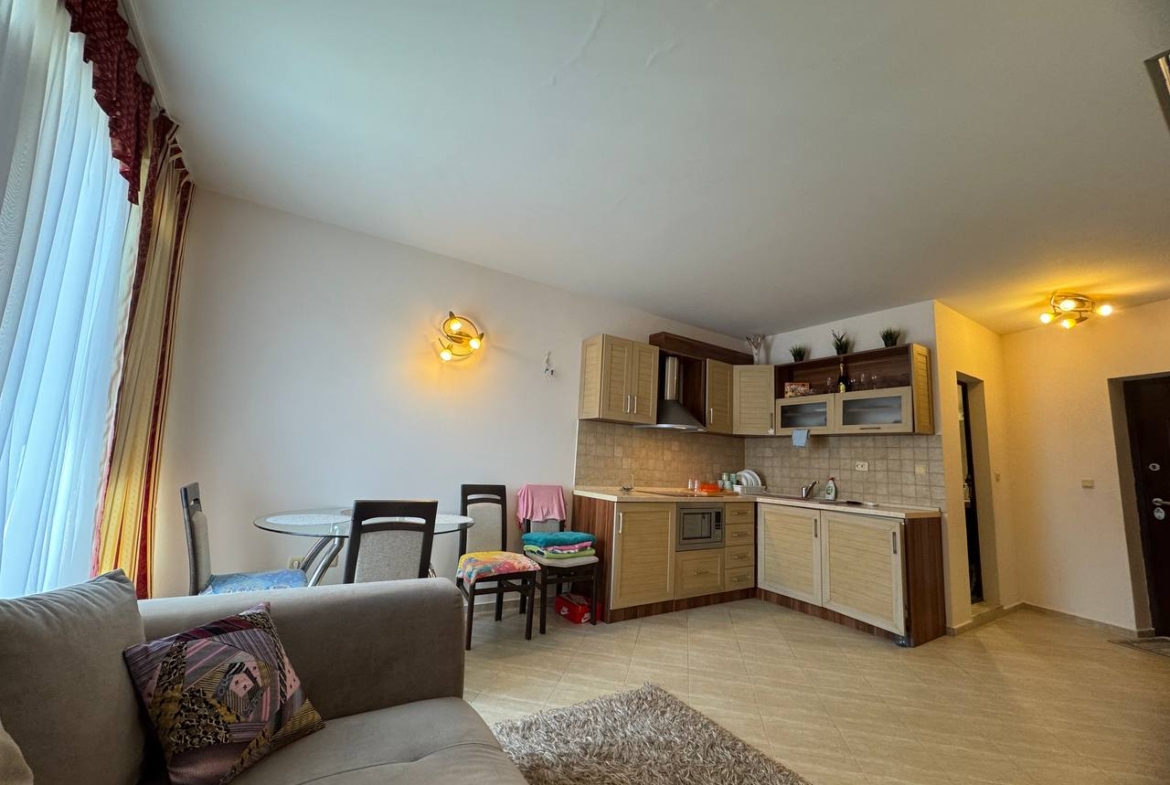 Мезонет 2 уровня, 1 спальня, двухкомнатная квартира в комплексе Amber Beach, Солнечный Берег