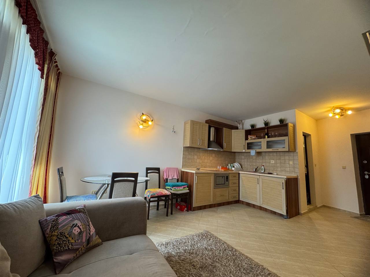 Мезонет 2 уровня, 1 спальня, двухкомнатная квартира в комплексе Amber Beach, Солнечный Берег