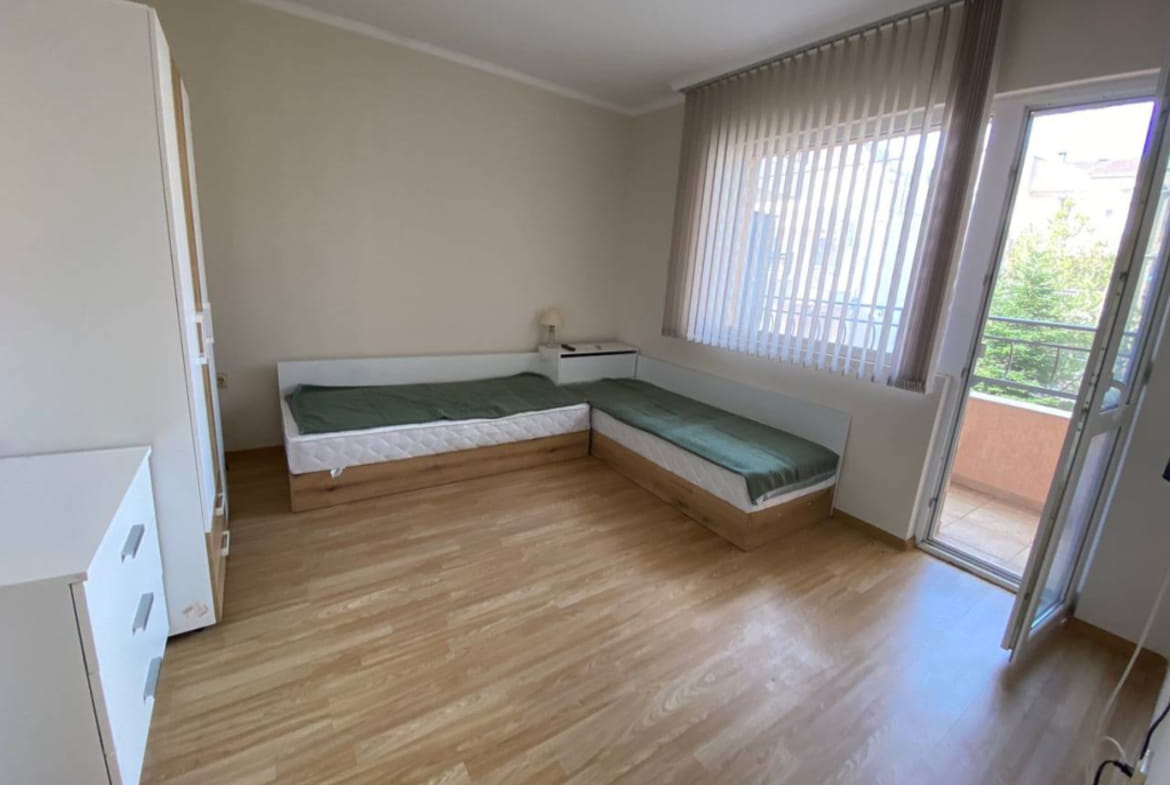 Апартамент 2+1 в жилом доме без бассейна. Черное море, Несебр