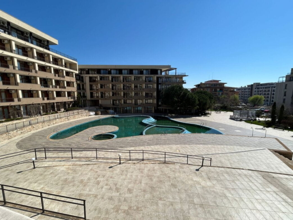2-х комнатная квартира с 1-ой спальней, Комплекс с бассейном Luxor, Святой Влас