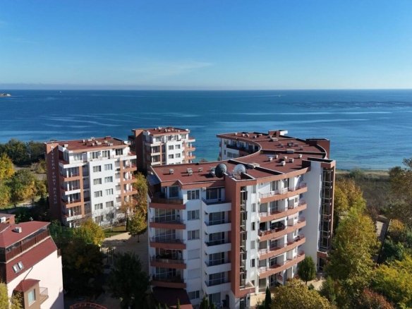 3-х комнатная квартира на 1 линия моря, комплекс Riviera Fort Beach, Равда