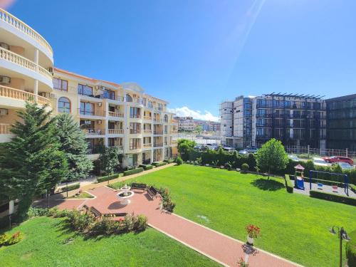 Апартамент студия, комплекс закрытого типа, Святой Влас, Royal Bay 2