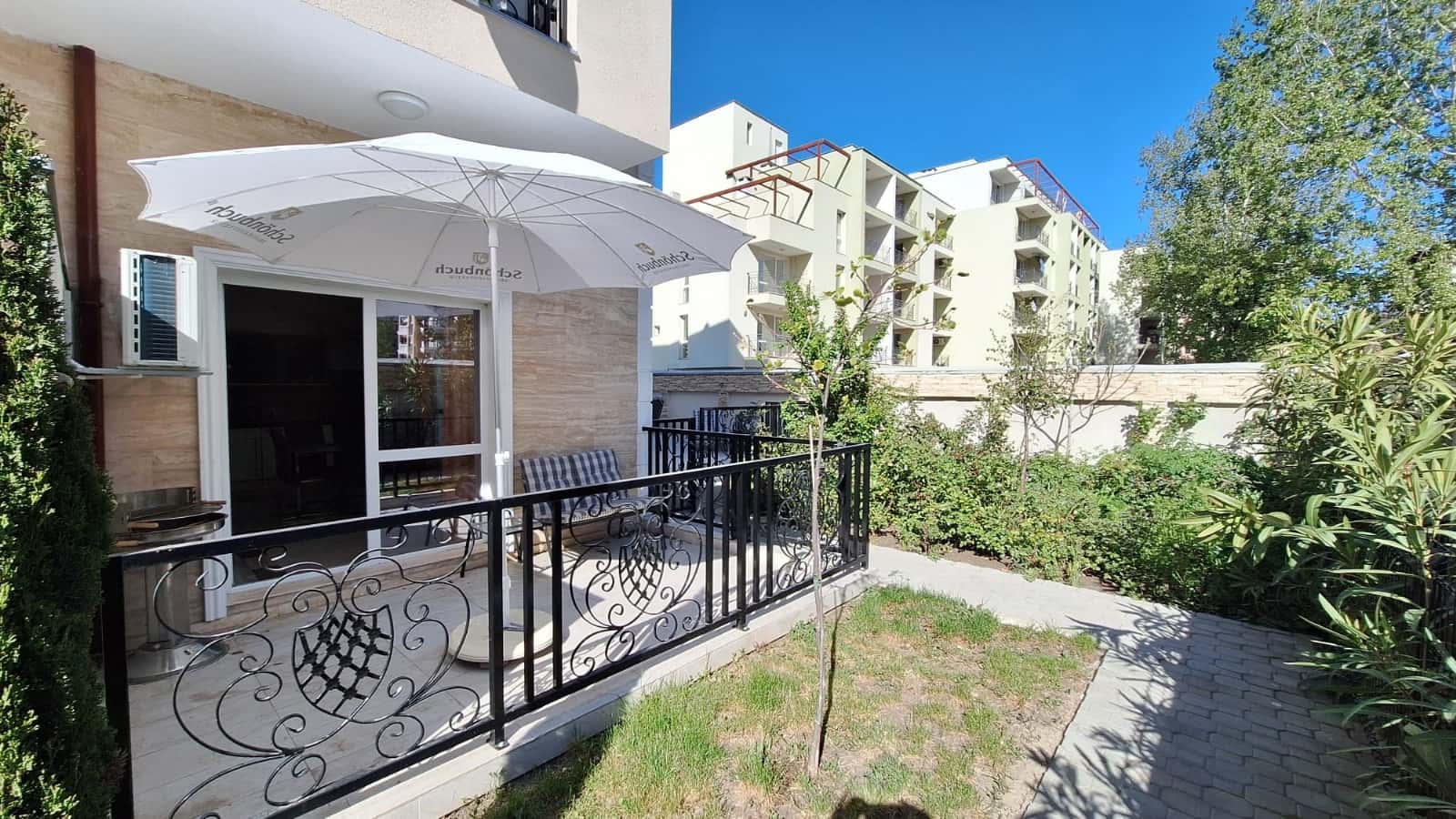 54c86b7c-f774-4e90-a6b6-78175efd82f4-min