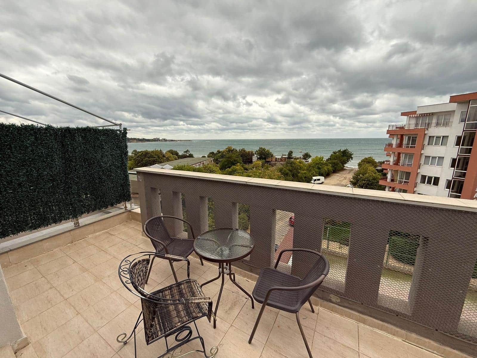 89a1b65b-b6db-4f47-8f9f-a99081d3c08e-min