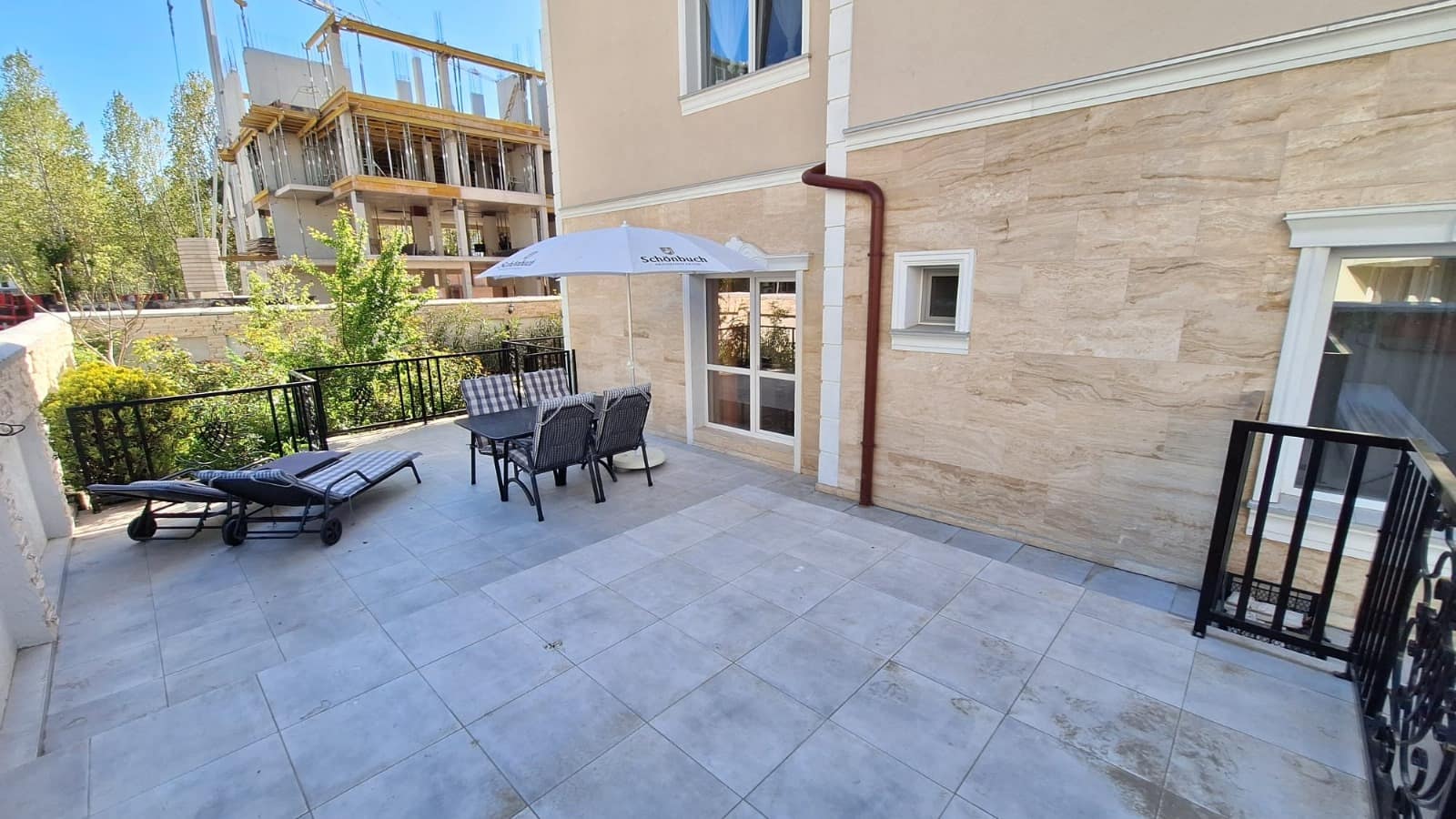 c1ae5378-c819-44f8-a5fa-8707e6165304-min