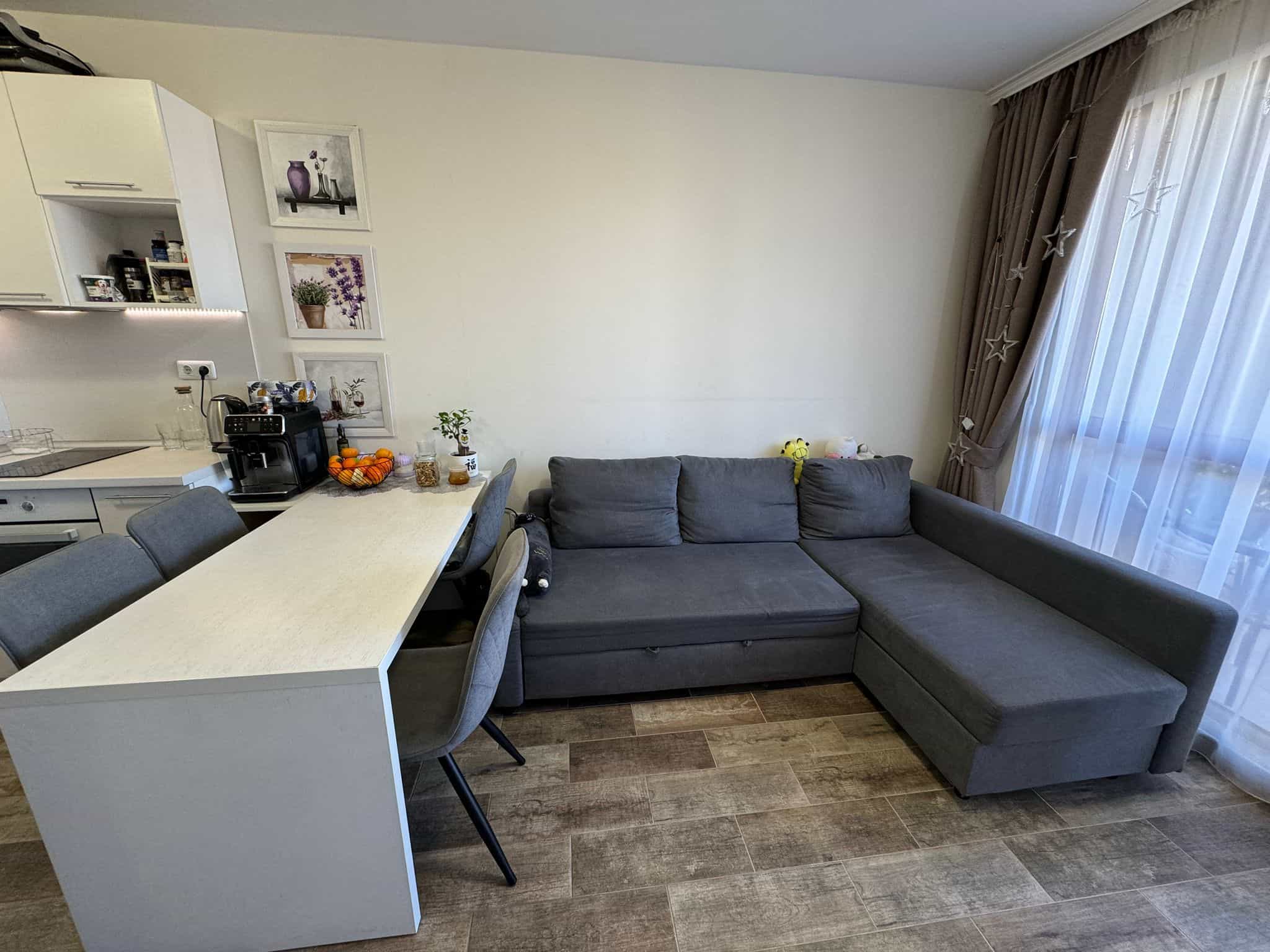 c78949a8-4760-4884-a7d9-f941fc405938-min